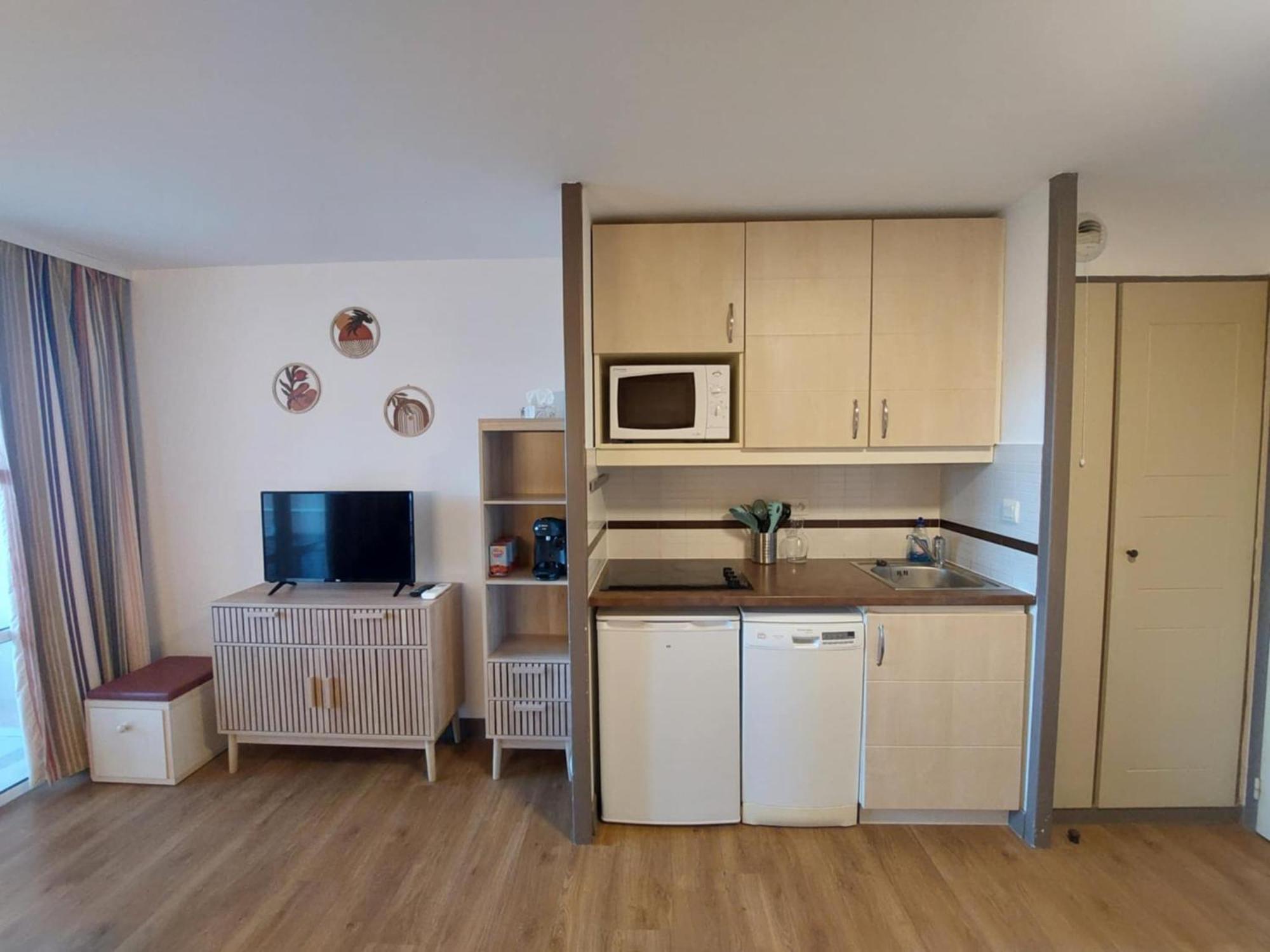 Cap Esterel Appartement Climatise Dans Le Centre Du Village Vacances Drammont المظهر الخارجي الصورة