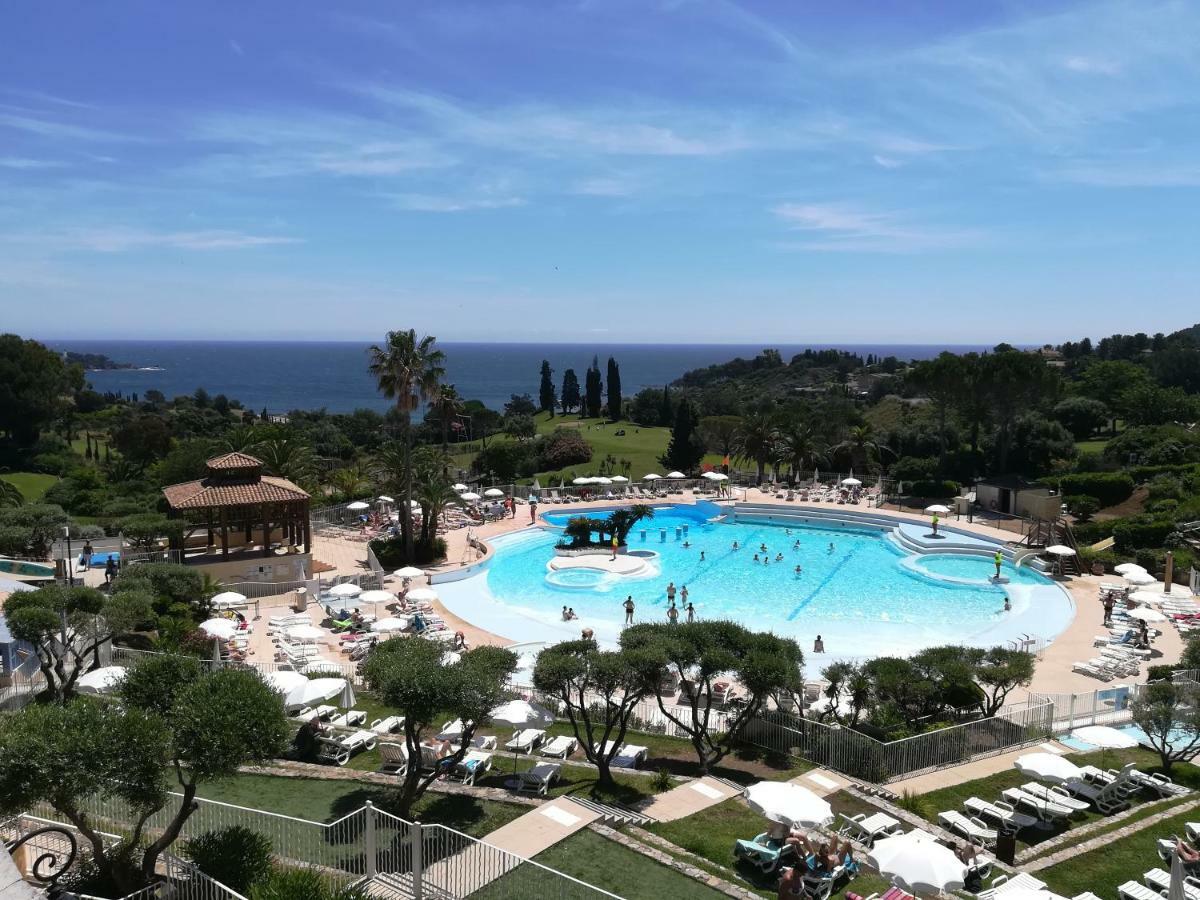 Cap Esterel Appartement Climatise Dans Le Centre Du Village Vacances Drammont المظهر الخارجي الصورة