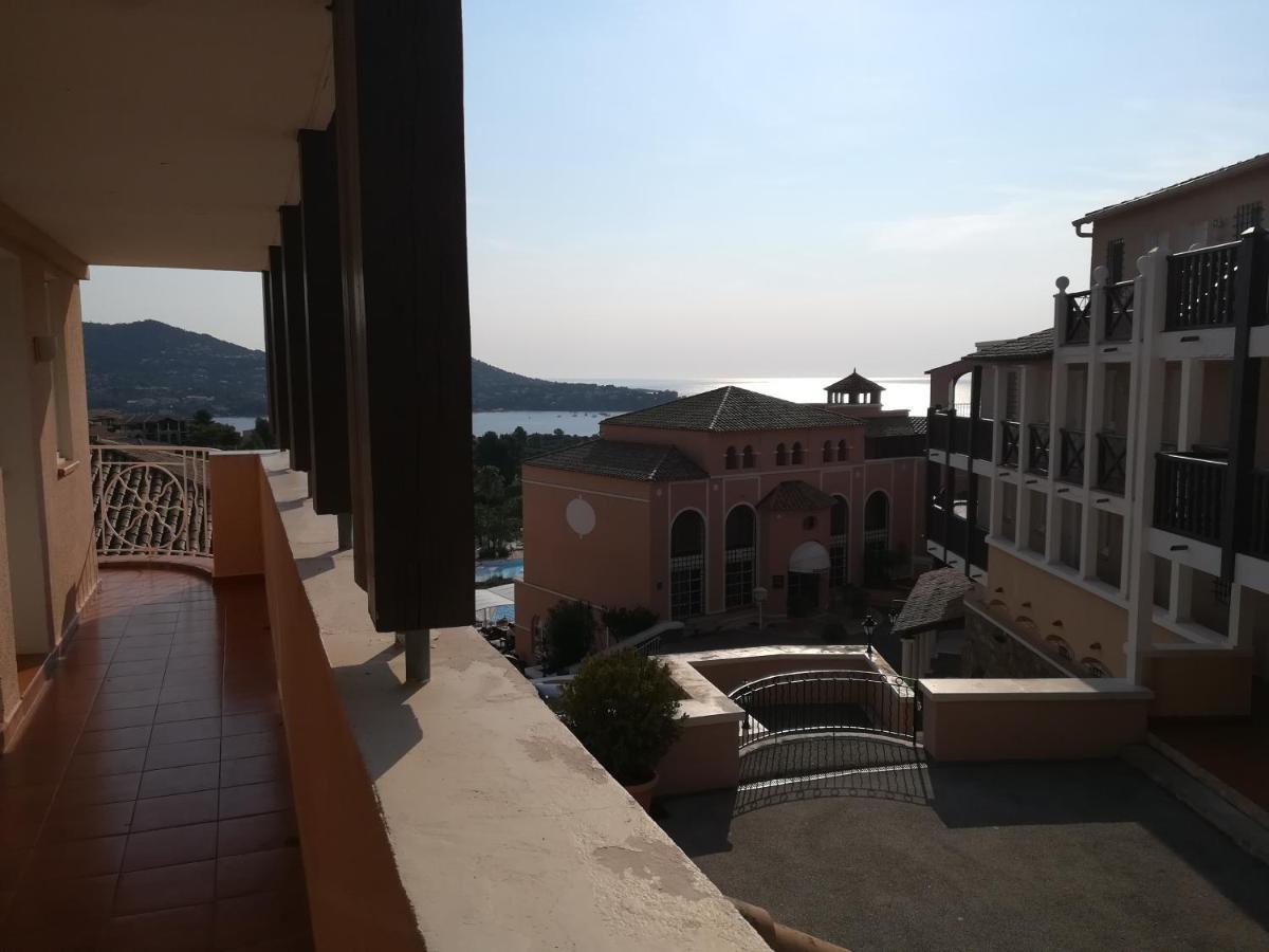 Cap Esterel Appartement Climatise Dans Le Centre Du Village Vacances Drammont المظهر الخارجي الصورة